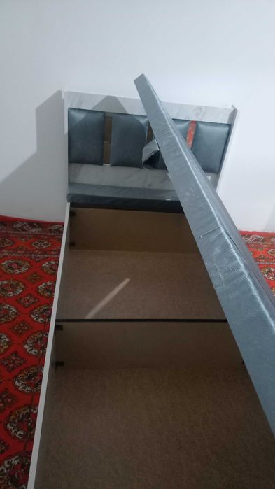 Янги ободда ховлининг 1 хонаси кизларга ижарага берилади