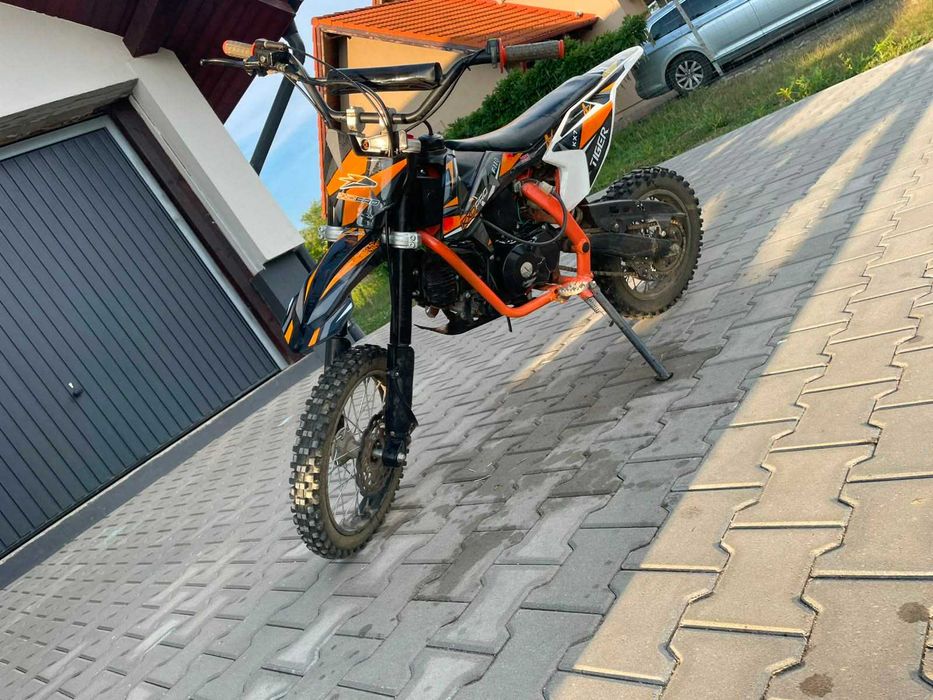 Motocicleta pentru 8 - 12.ani