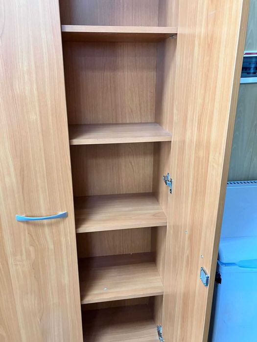 Платяной шкаф с замком