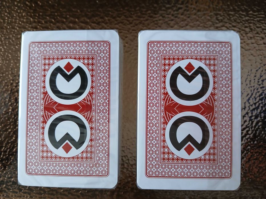 Продавам нови карти за игра – 52 + 3 броя