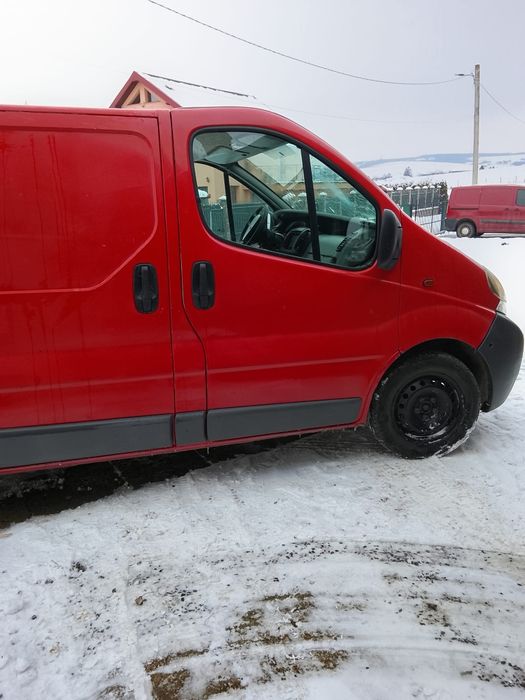 Vând Nissan Primastar