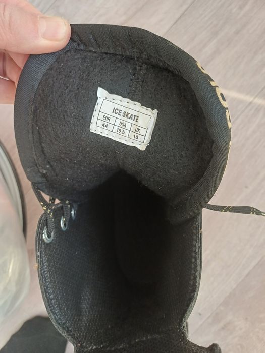 Продам коньки!!!