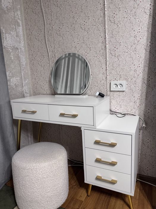 Туалетный столик