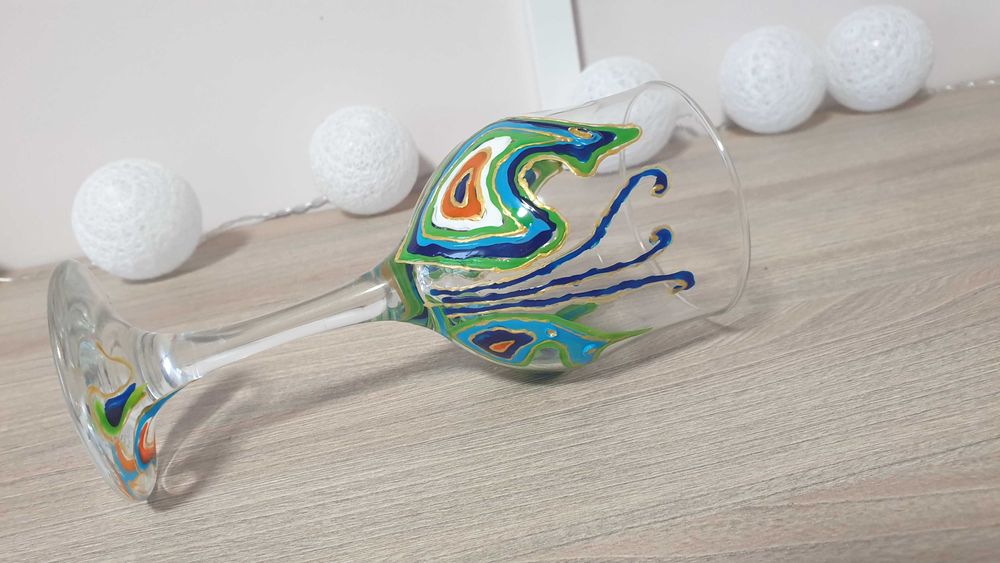 Ръчно рисувани чаши за вино