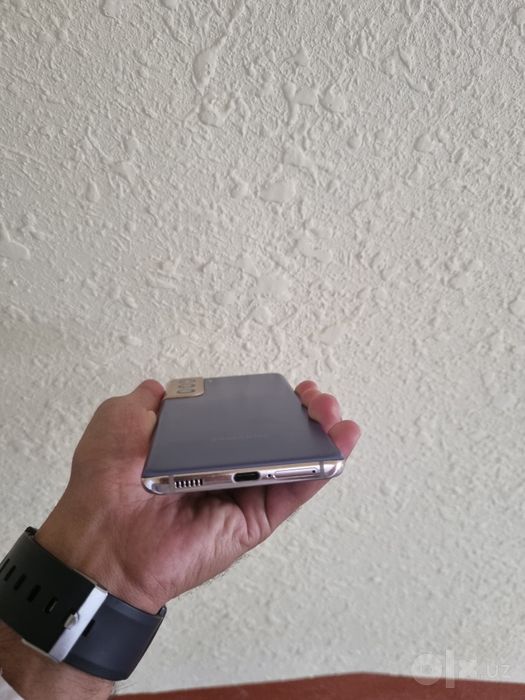 Samsung S21 5G  .