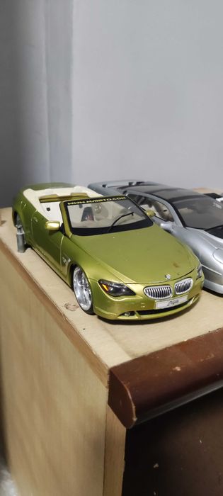 Метални колички.