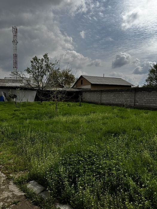 Uchaska sotiladi Yangi hayot tumani Binokor maxallasi 8 sotix 4 xona