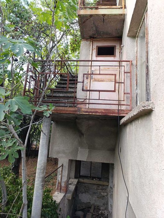 Къща за продажба в с. Калояновец