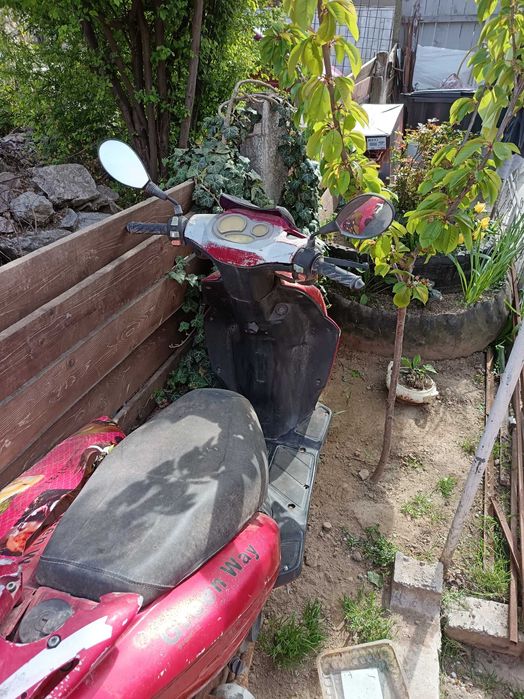 Vând scuter 4t înmatriculat la primărie