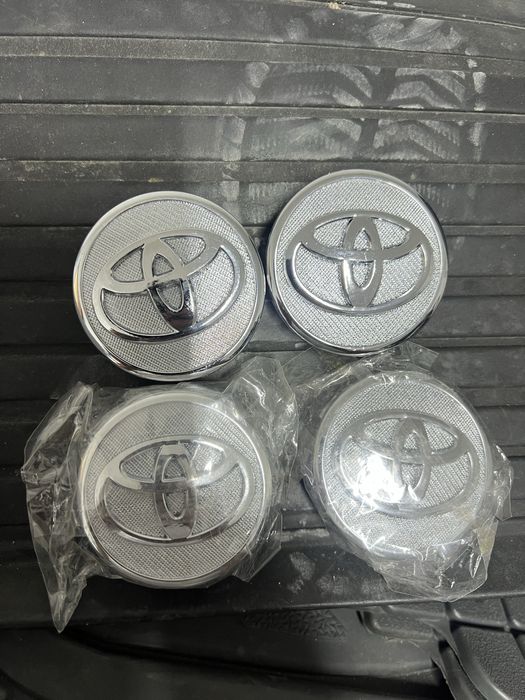 4 заглушки на литые диски Toyota