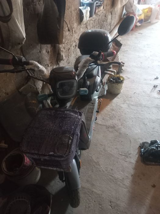 Скутер сотилоди  ...