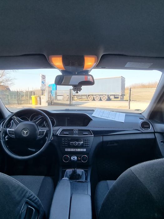 VAND MERCEDES C180  2.2 diesel anul 2011