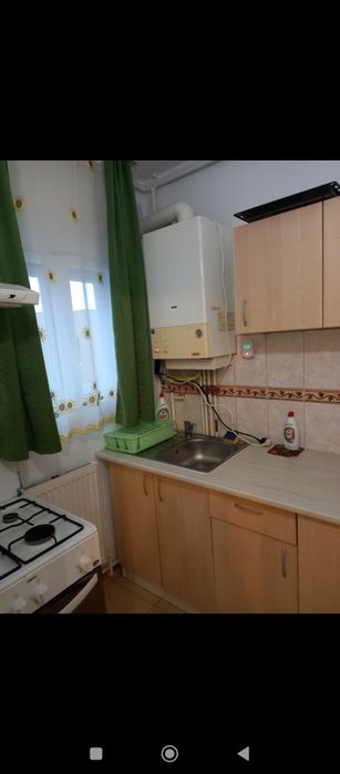 Închiriez garsoniera