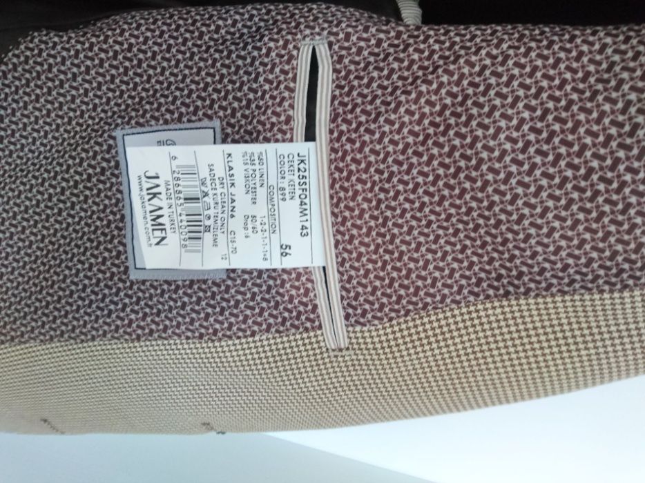 Sacouri si costume de marime 54-58