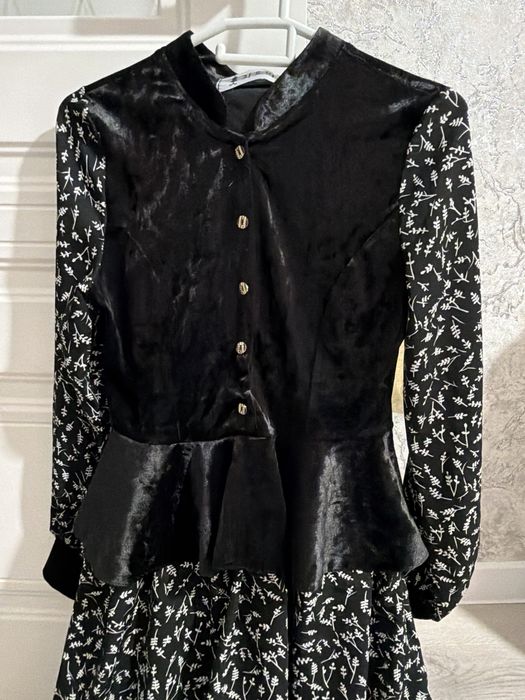 Платье женскоеее