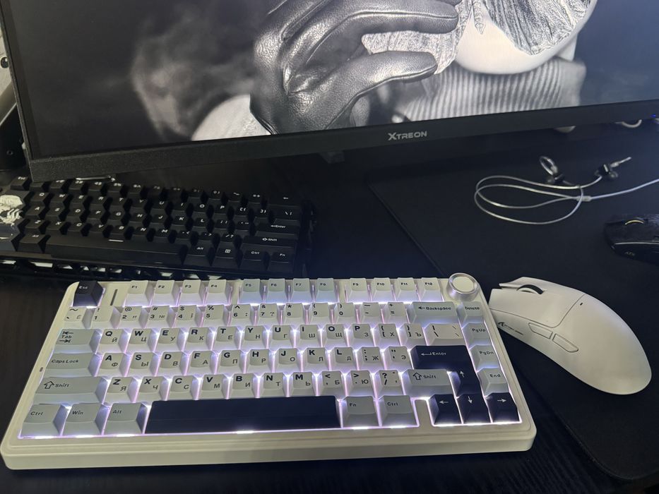 Aula f75, attack shark x11, HyperX CloudX stinger