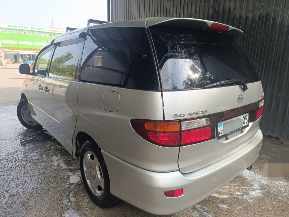 Продам. Tovota Estima