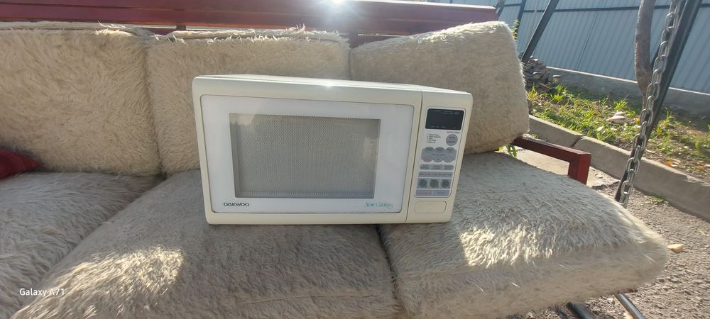 Микроволновка Daewoo