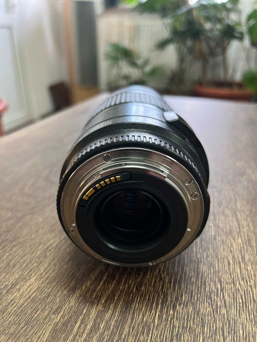 Obiectiv Canon EF 70-300