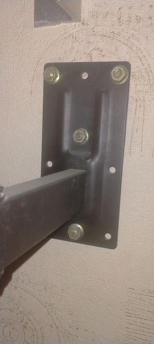 Подвесная полка для аппаратуры.(Кронштейн)