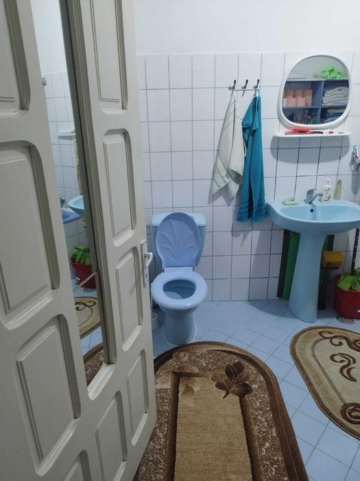 Casa de vanzare cu gradina, garaj si anexe