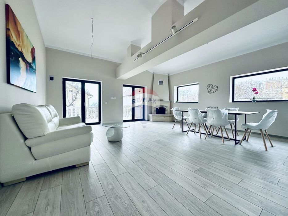 Продава се Къща в Балчик - 196 кв.м за 1613 €/кв.м - Снимка #1