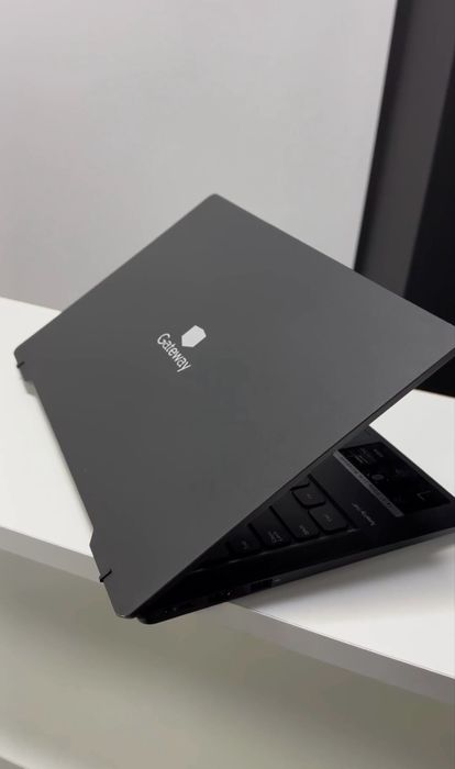 Gateway L51 intel core i7 1255U