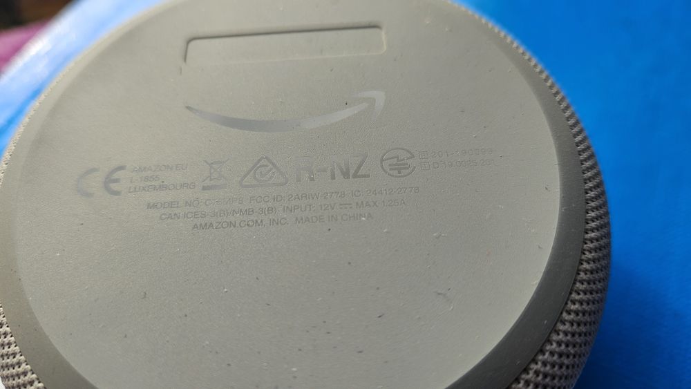 Продавам смарт колона Amazon Alexa Echo Dot