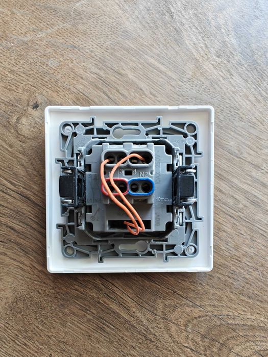 Бойлерен ключ 16A с LED индикация (двуполюсен) цвят бял Legrand
