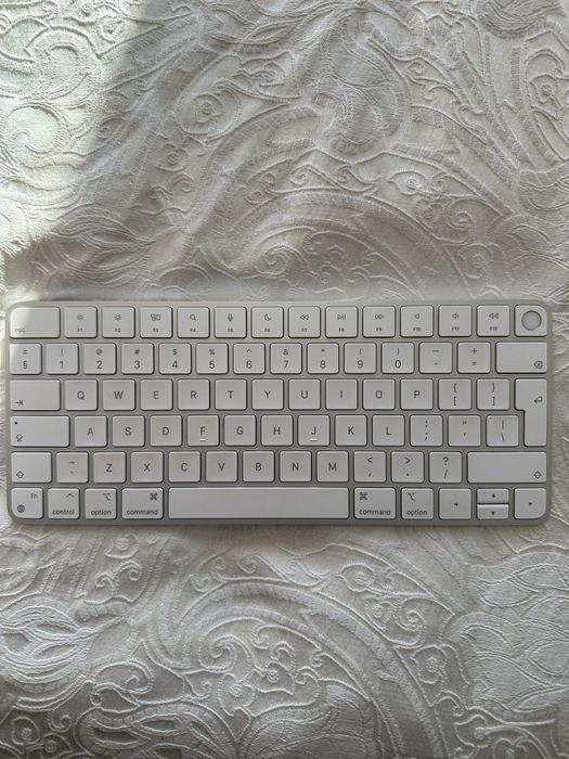Apple  Magic Keyboard -New New New