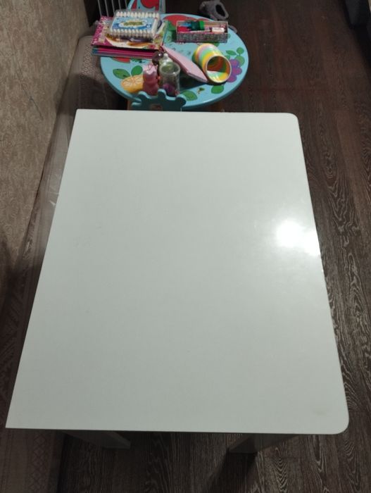 Стол белый продам недорого