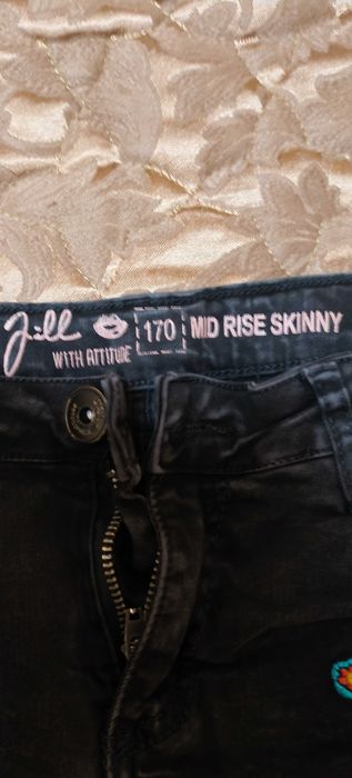 Три чифта дамски дънки