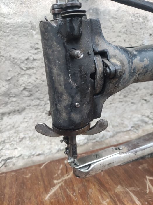 Продавам оригинална немска сарашка машина ADLER.