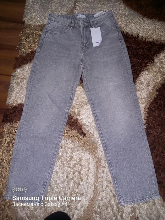 Продавам дънки на Bershka,