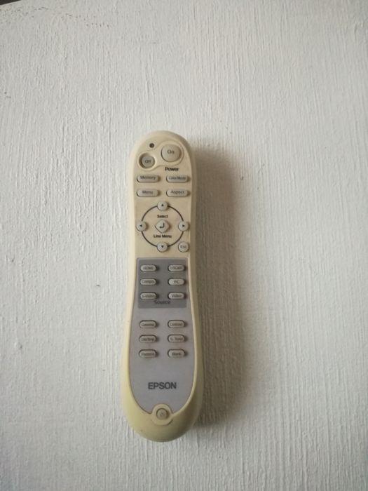 Epson EMP-TW700 проектор