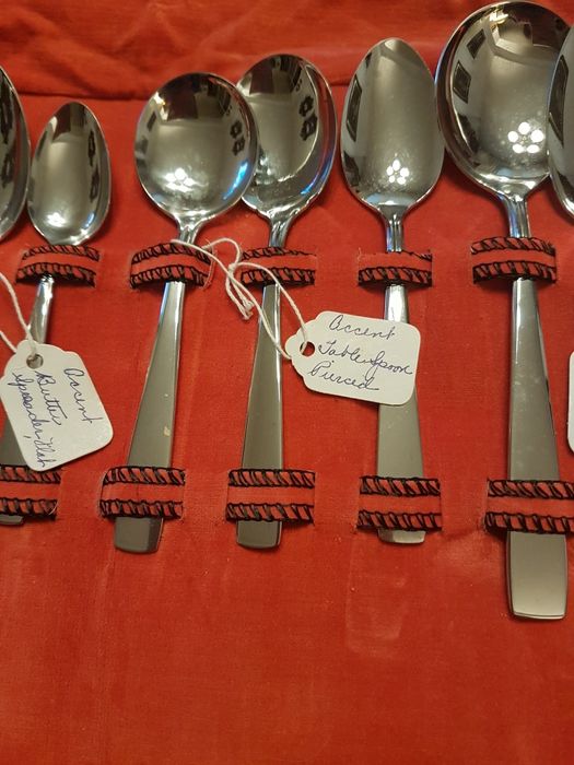 Единичен комплект прибори за хранене-18 на брой