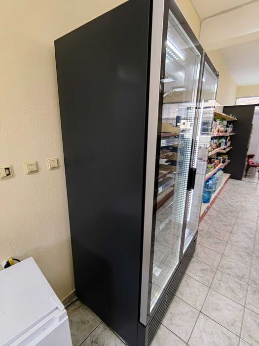 Хладилна витрина