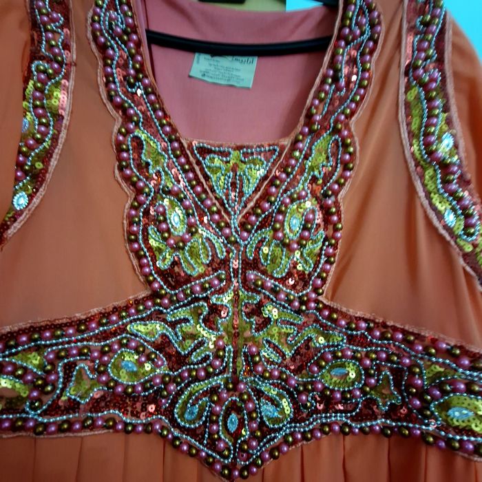 На прокат новые платье