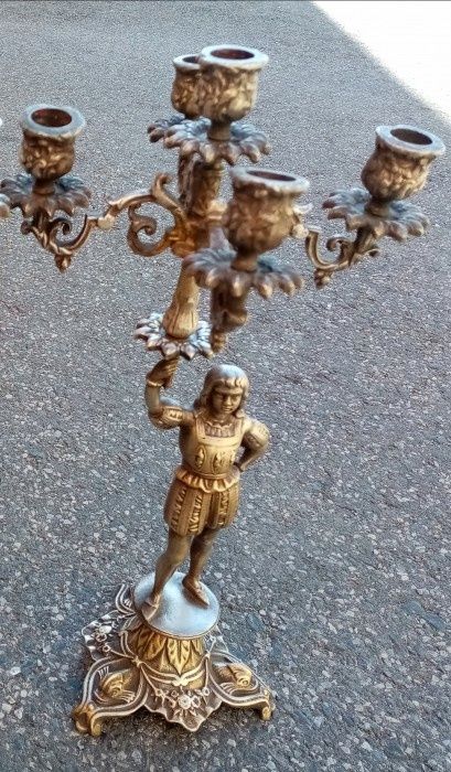 Elegant sfesnic din bronz masiv în stilul Baroc, piesa cu o lucratura