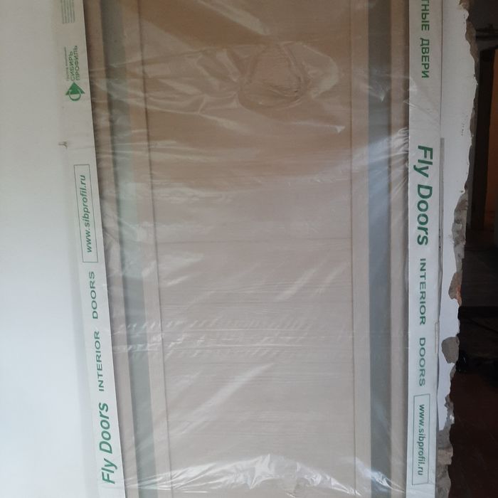 Продам меж комнатную дверь