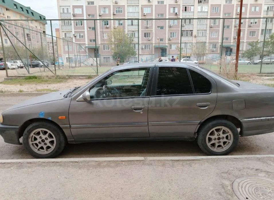 Nissan Primera P10