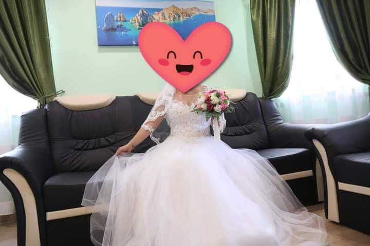 Vand rochie de mireasa stil Printesa pret 1000 ron