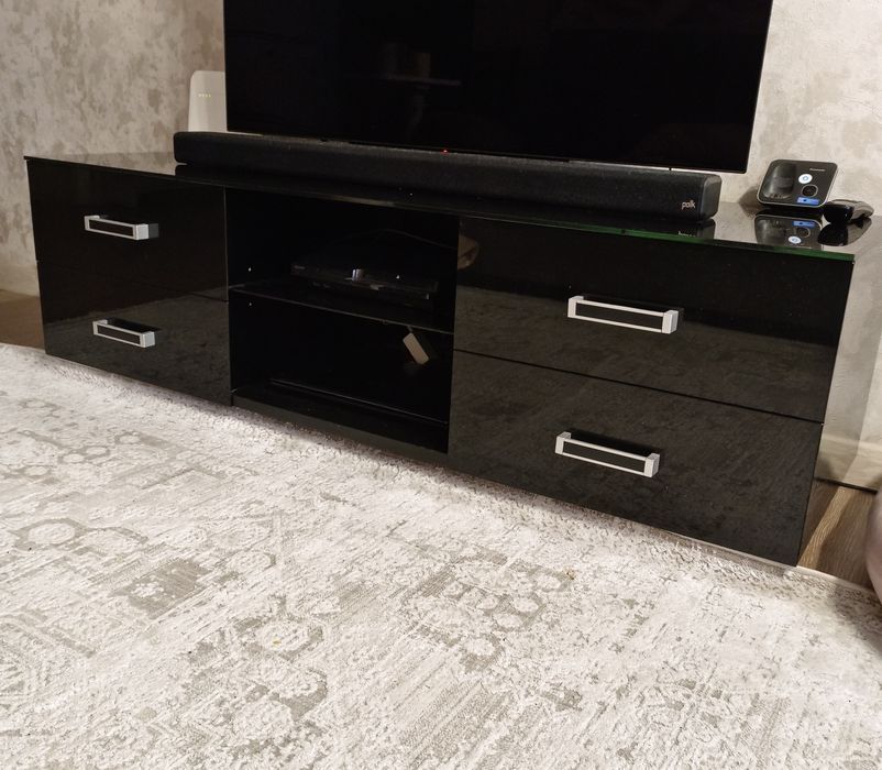 Тумба под телевизор.