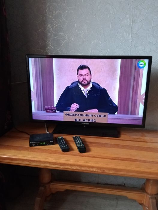 Продам телевизор с приставкой