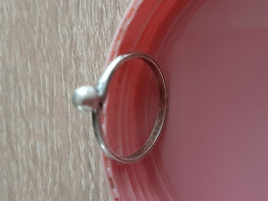 Красива брошка от миналотокръстчета , и нов,Луксозен ключодържател GUE