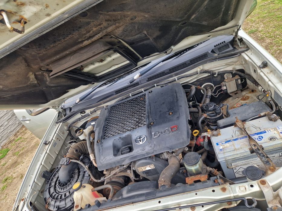 Dezmembrez Toyota Hilux 3.0 173 cp Automata 2006-2012 1KD-FTV