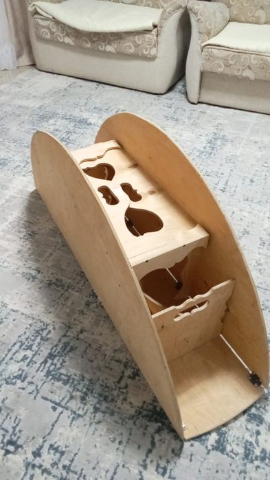 Стол круглый .      .