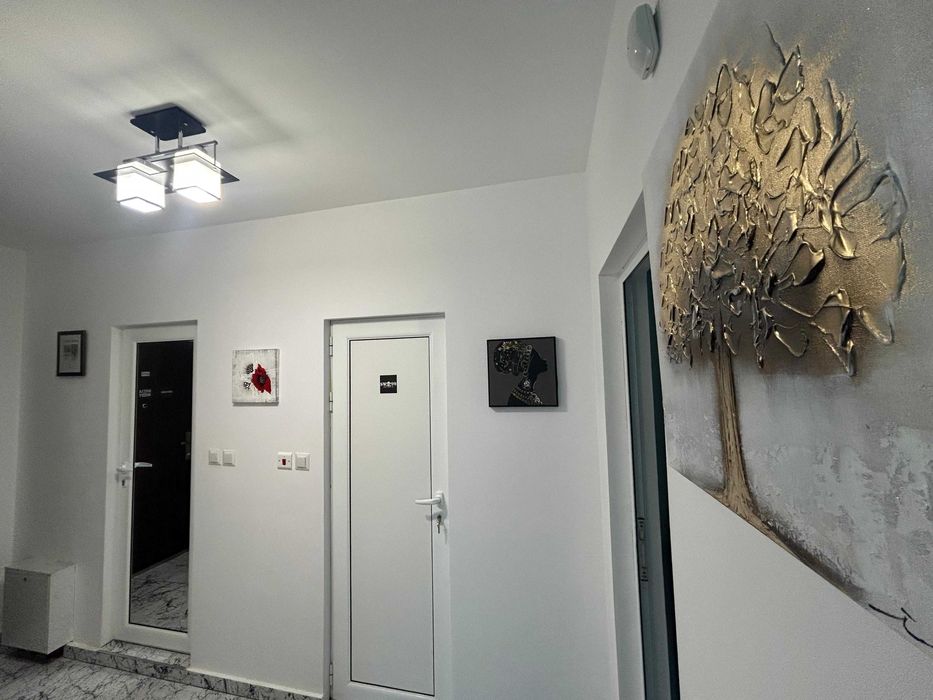 Тристаен апартамент в Манастирски ливади на ул.Иван Сусанин и гараж