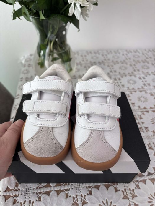 Продавам маратонки Адидас