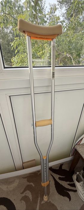 Костыли с подмышечной опорой